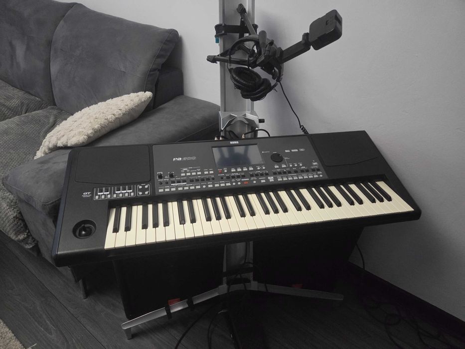 Продавам Синтезатор Korg PA 600 ORIENTAL