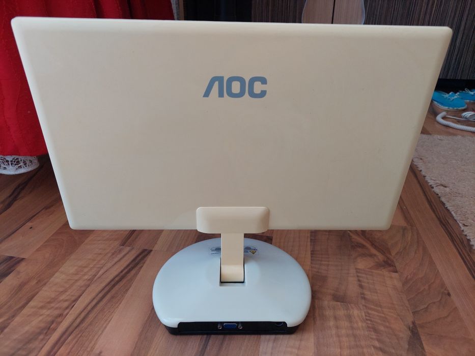 Monitor AOC e943fws ,diagonala 18 inch ,stare buna