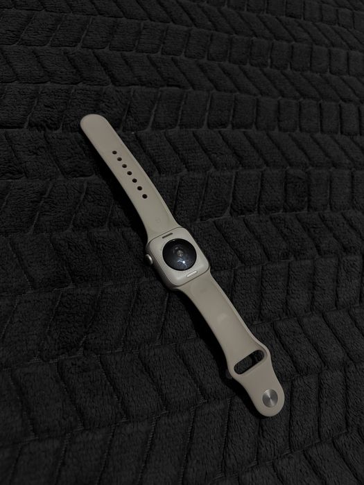 Apple Watch SE 2 40mm GPS — Starlight