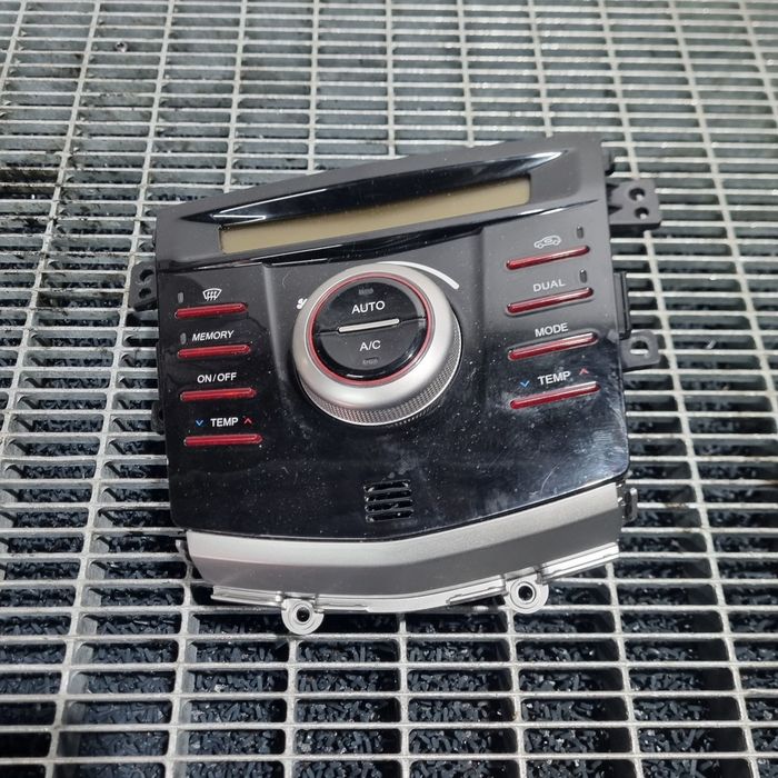 Panou Comanda AC Clima SsangYong Tivoli 2015 - 2019 (1471) 6872035000 Garantie