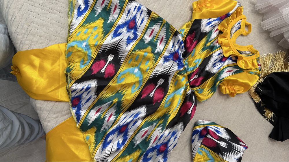 Продам костюмы детские