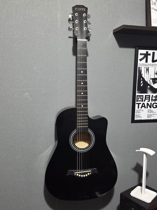 Акустическая гитара