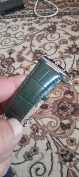 Часы омега продам