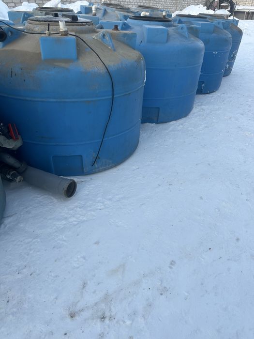 Срочно Продается емкость 1 тонник