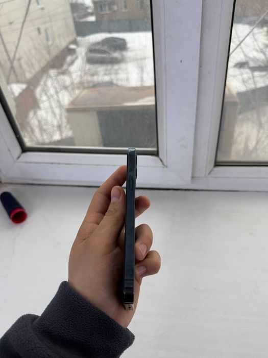 Продам айфон 12 про