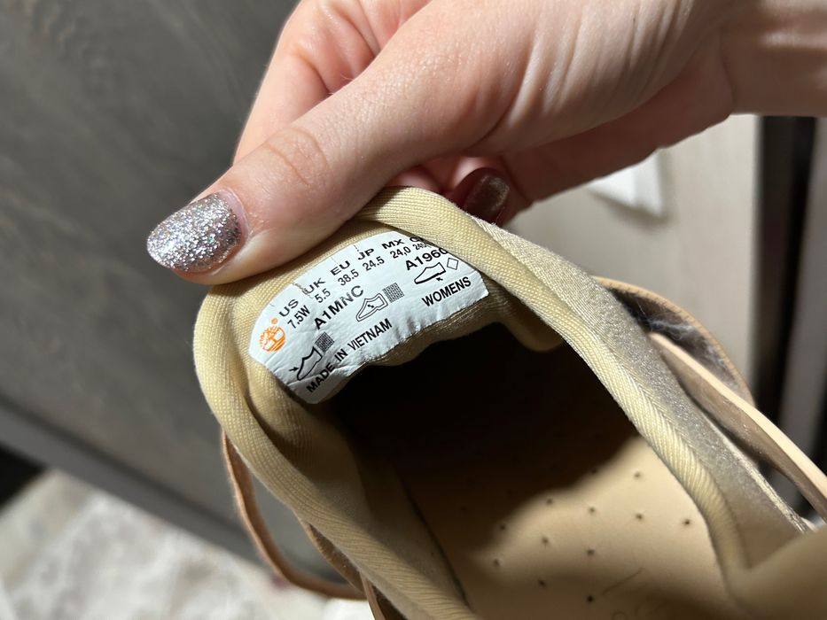 Продам кроссовки Timberland