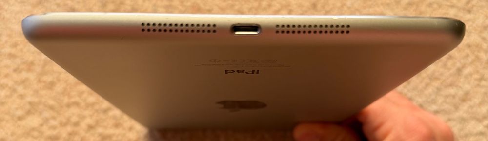 iPad mini 2 (16GB) – Сребрист/Бял / Запазен.