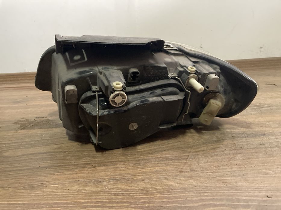 Десен фар за Seat Ibiza/ Сеат Ибиза 2000г