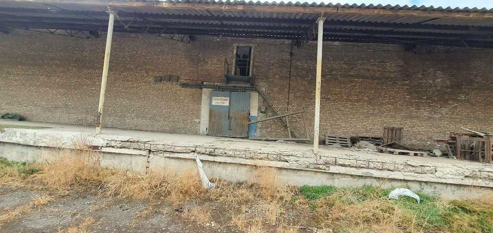 Продаётся 1 га производственная база