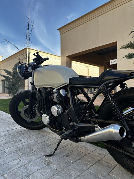 Honda CB750 Cafe Racer Custom