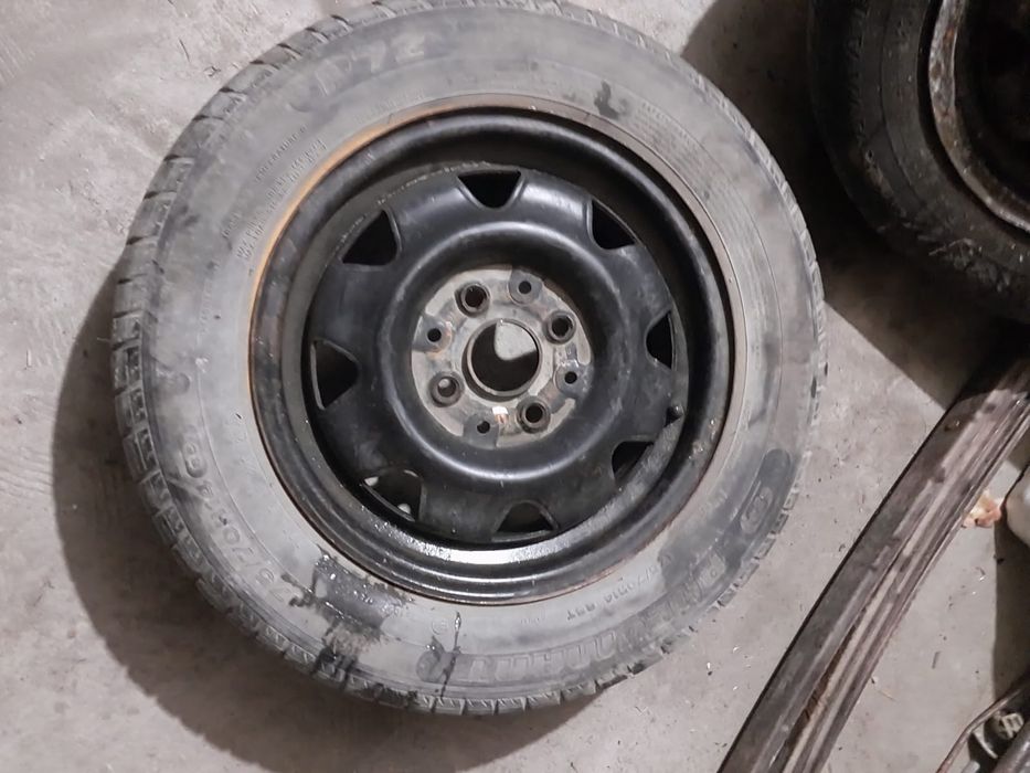 Продам шины на 15 3 шт