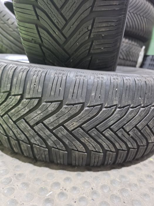2 бр зимни 205/55/17 Michelin 22г
