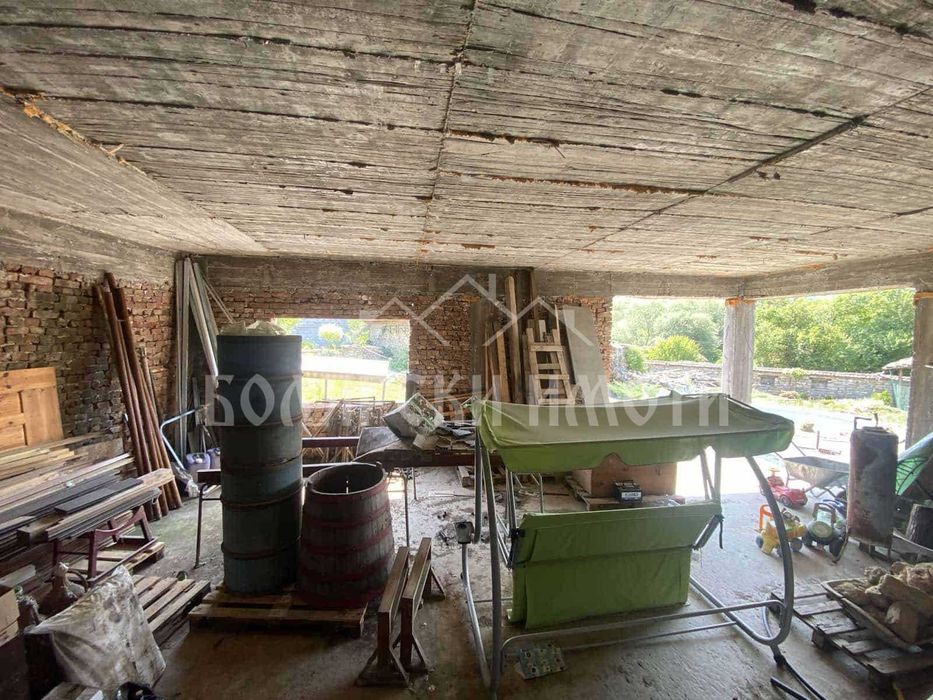 Продава се Къща в с. Леденик, Област Велико Търново - 300 кв.м за 1067 €/кв.м - Снимка #16