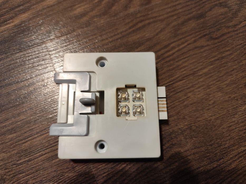 Хладилник за каравана на газ/12 и 220 волтаDometic RML 8550