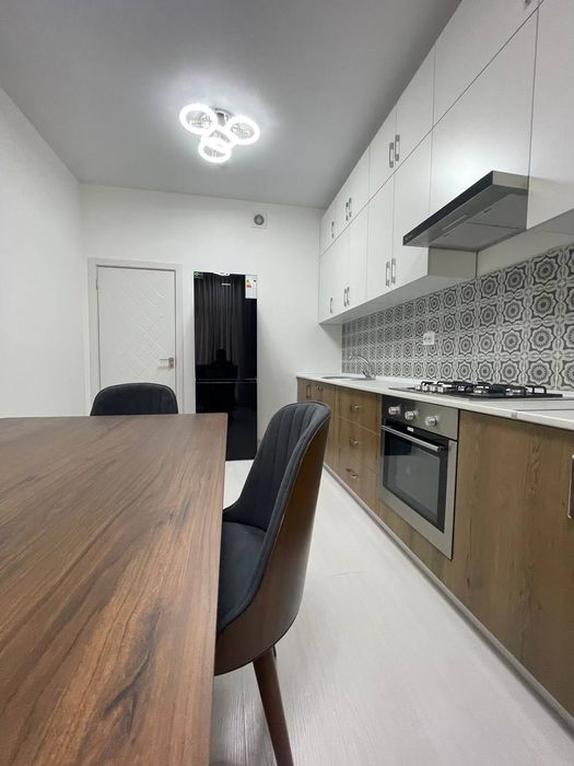 Сдается Жк Династия срочно 3/8/9.  75м2