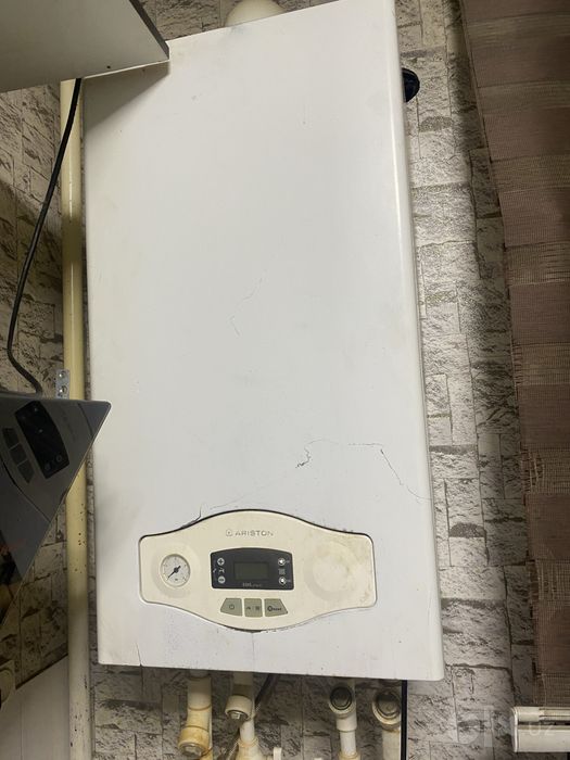 двух контурний котёл Ariston egis plus