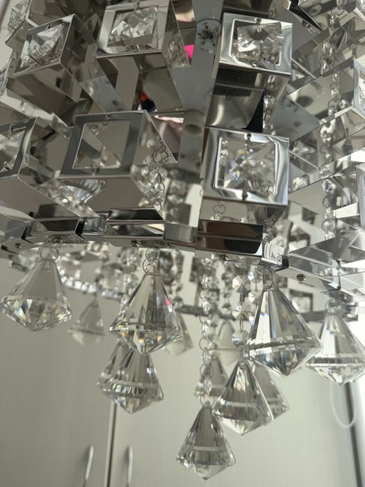 Продается люстра