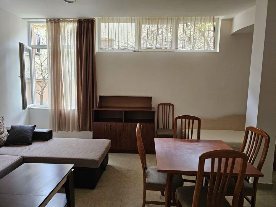 Дава се под наем Двустаен апартамент в Пловдив, Прослав - 60 кв.м за 382.5 € - Снимка #1