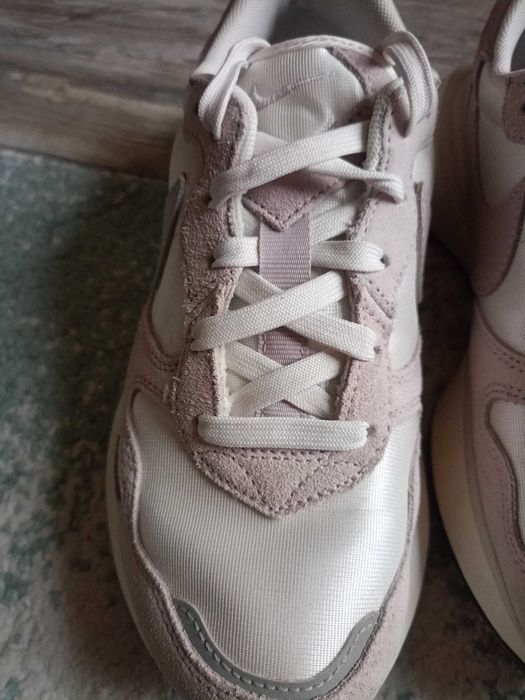 Дамски маратонки Nike