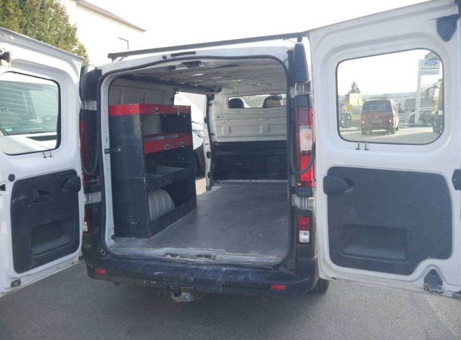 Nissan NV 300 2020