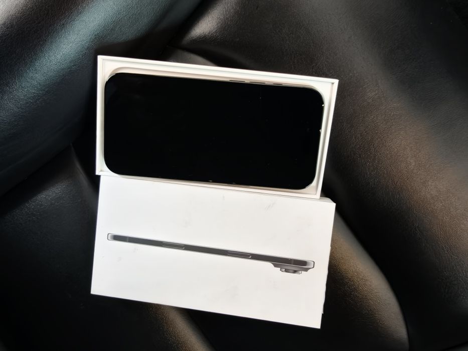 iPhone Air 256.  Нов 36 месеца гаранция