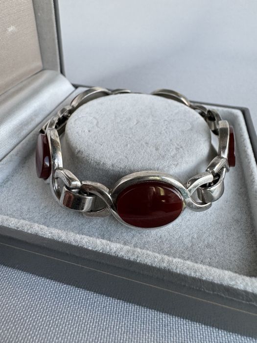 Bratara din argint si carneol