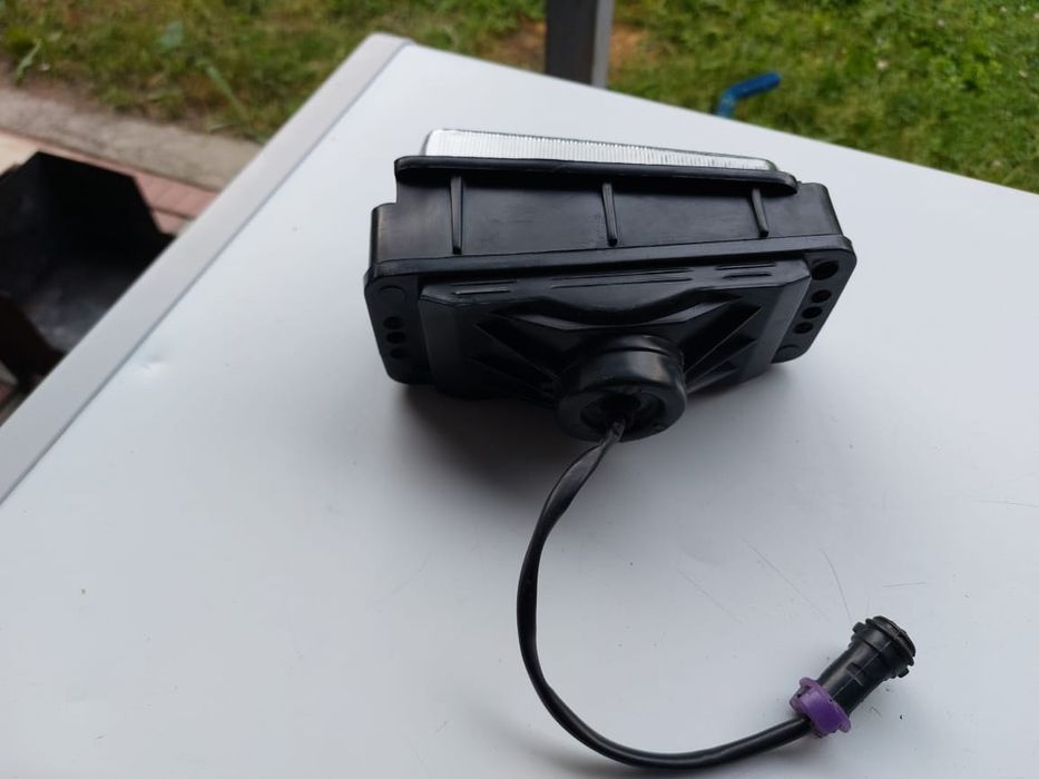 Левая противотуманка Ауди 80 б 3 новая!