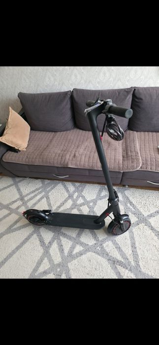 Продам новый электро самокат.