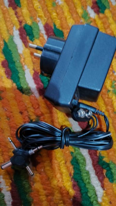 Incarcator univrsal 3 la 12v 500mA