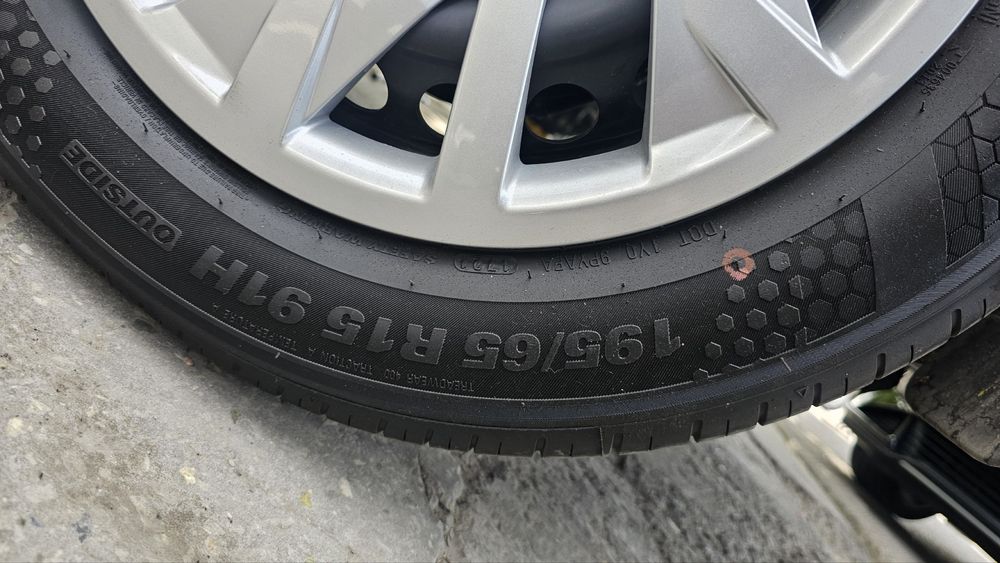 Hyundai Elantra 2023-год Диски 15-размер Шины 195/65R15 Колпаки 1000км