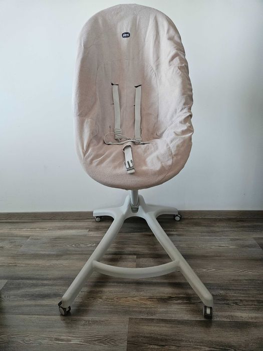 Chicco Baby Hug 4-в-1 с табла и калъф