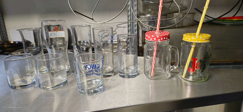 Разпродажба! Чаши, чинии, бар падове