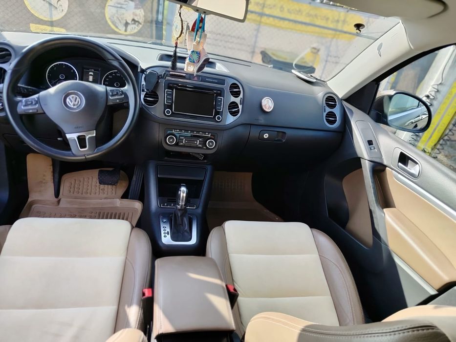 VOLKSWAGEN Tiguan 2012