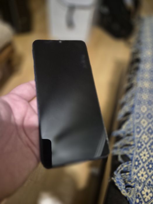 Продам телефон самсунг а20