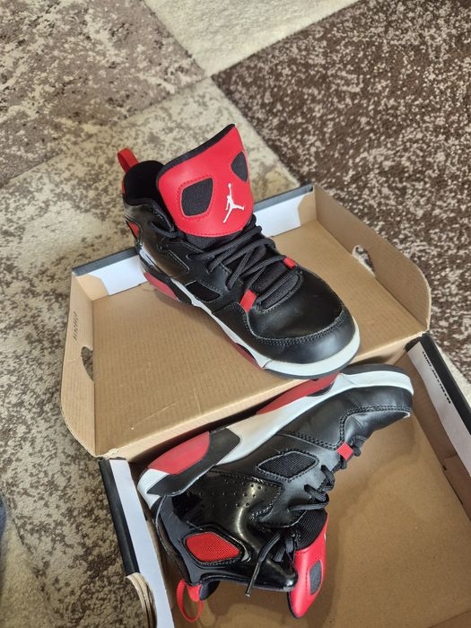 Adidași Nike Jordan