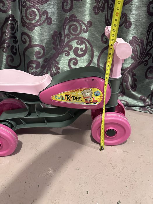 Bicicleta cu 4 roti  copii mici