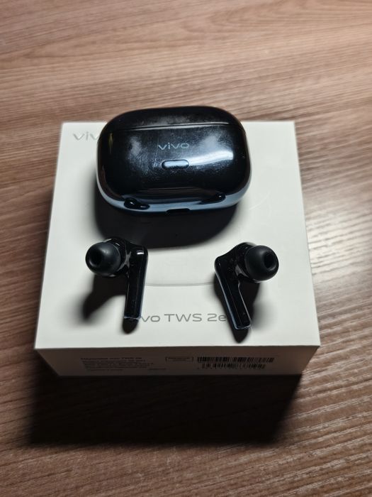 Продам наушники Vivo tws 2e
