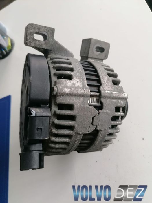 Alternator D5 VOLVO S40 V50 C30 C70 0121615014