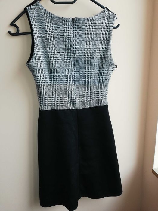 Ежедневни елегантни рокли, подходящи за офиса