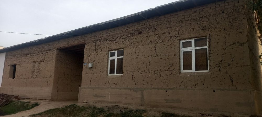 ХОВЛИ СОТИЛАДИ 13 сотихли. Хатирчи тумани Ибн Сино, Куччи МФЙ.