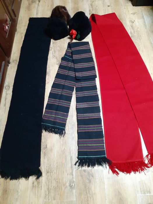 Калпаци Астраган и еко  плат  .Паяс. автентичен