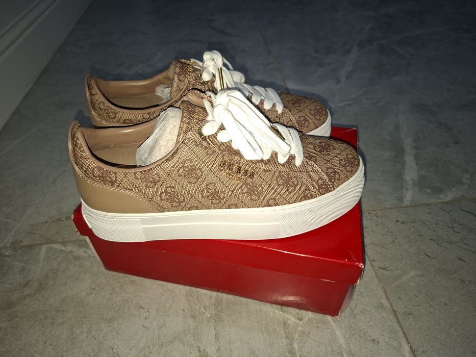 Женские кеды Guess