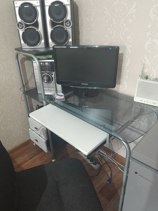 Компьютерный стол