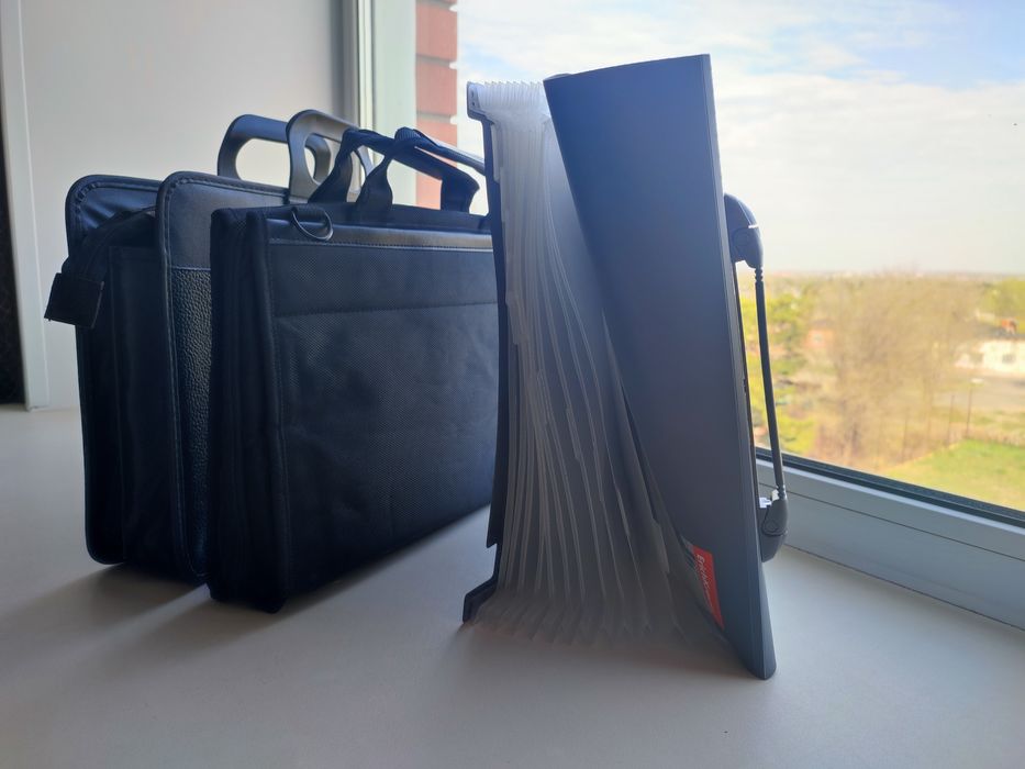 Продам сумки и портфели