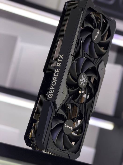 GeForce RTX 4070 (INNO3D X3)