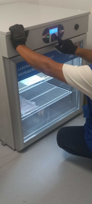 Ремонт бытавой техника. Установка  витрина и торговый холодилник