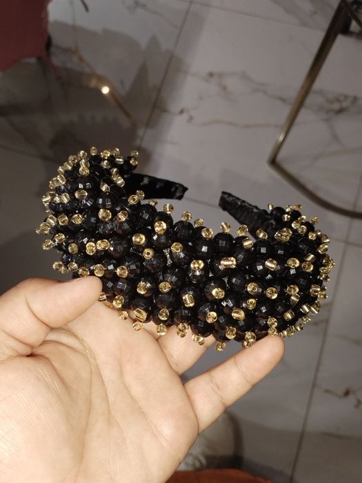 Диадема с обици от маниста