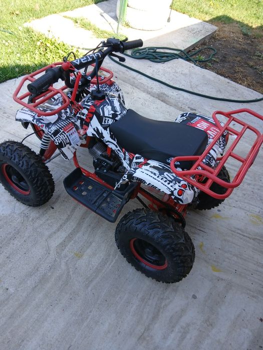 Vând atv copii .