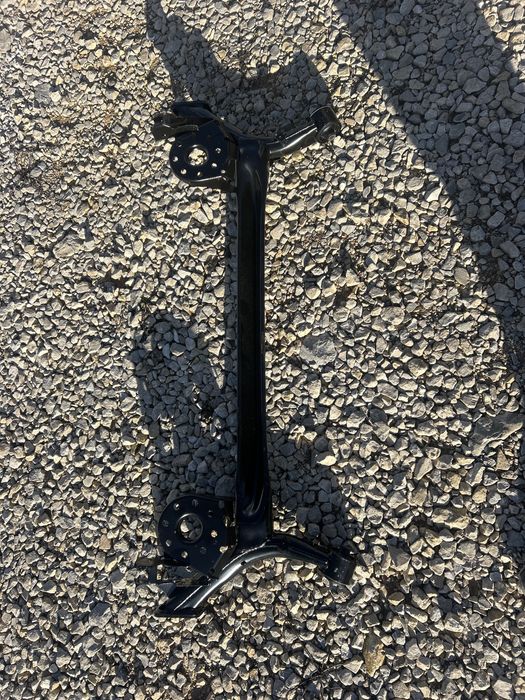 Заден мост за Toyota Yaris след 2011