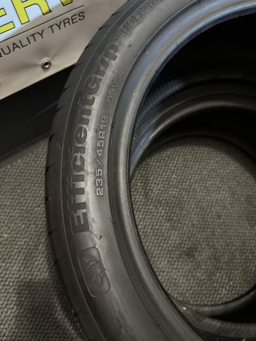 235/45 R19 95V XL RSC - Goodyear Efficient Grip Oferta